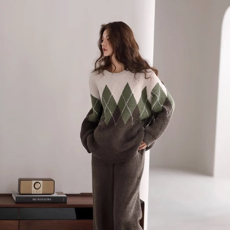 Women's Coral Fleece Pajamas - Cozy Round Neck Pullover Set